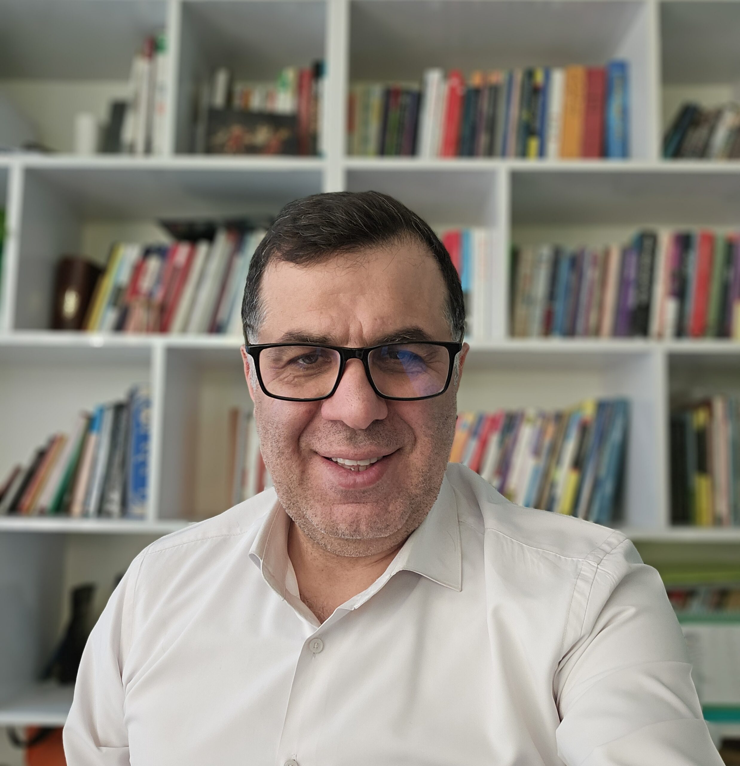 بهترین مشاور انتخابات ایران نوشته دکتر مازیار میر
