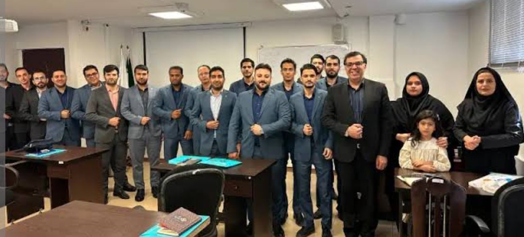 چک لیست 33 مرحلهای ساخت هویت بصری برند نوشته دکترمازیارمیربهترین مدرس و مشاوربرندسازی